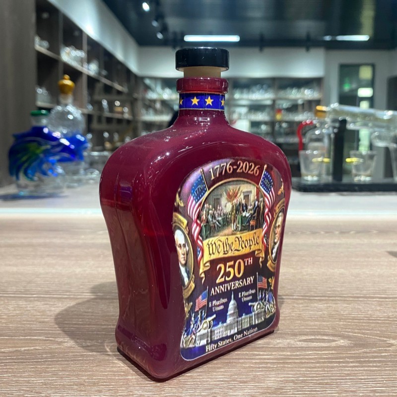 Памятная крафтовая бутылка, выпущенная к 250-летию основания Соединенных Штатов (1776-2026).