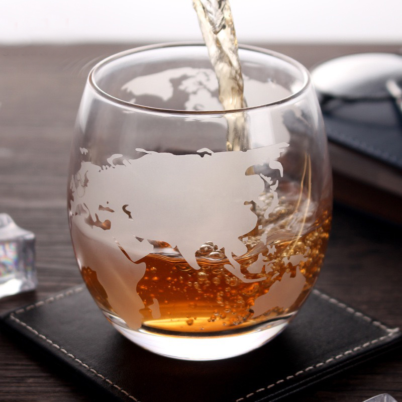 Стакан с изображением карты