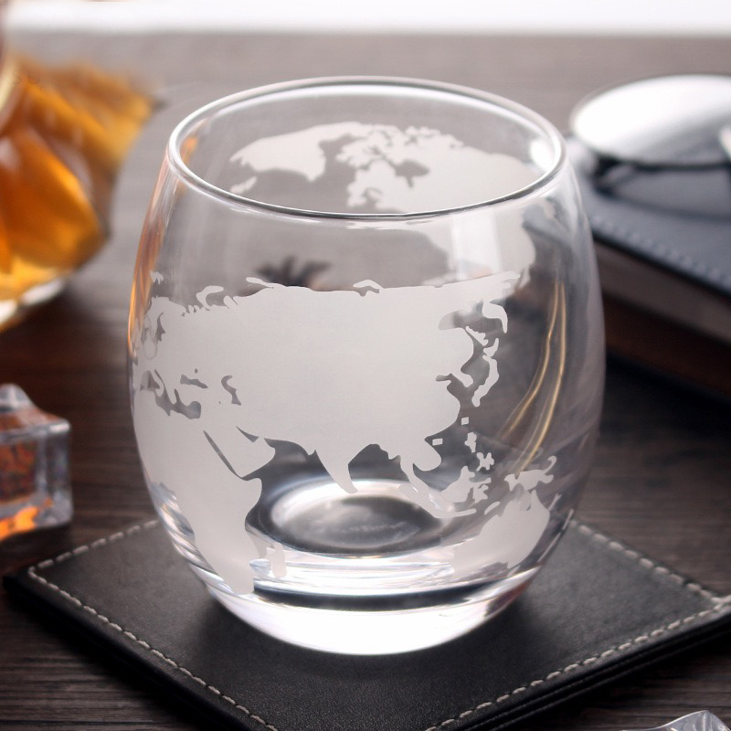 Стакан с изображением карты