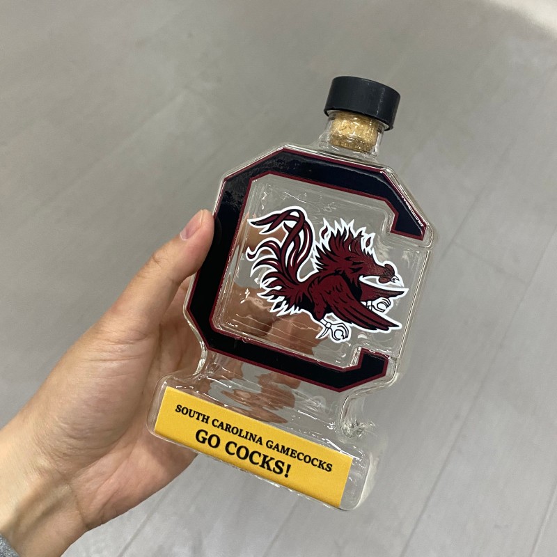 Стеклянная бутылка в стиле команды «Геймкокс» Университета Южной Каролины