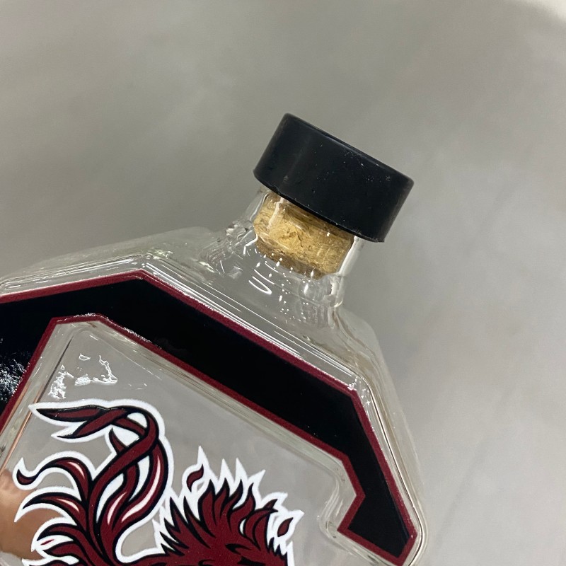 Стеклянная бутылка в стиле команды «Геймкокс» Университета Южной Каролины