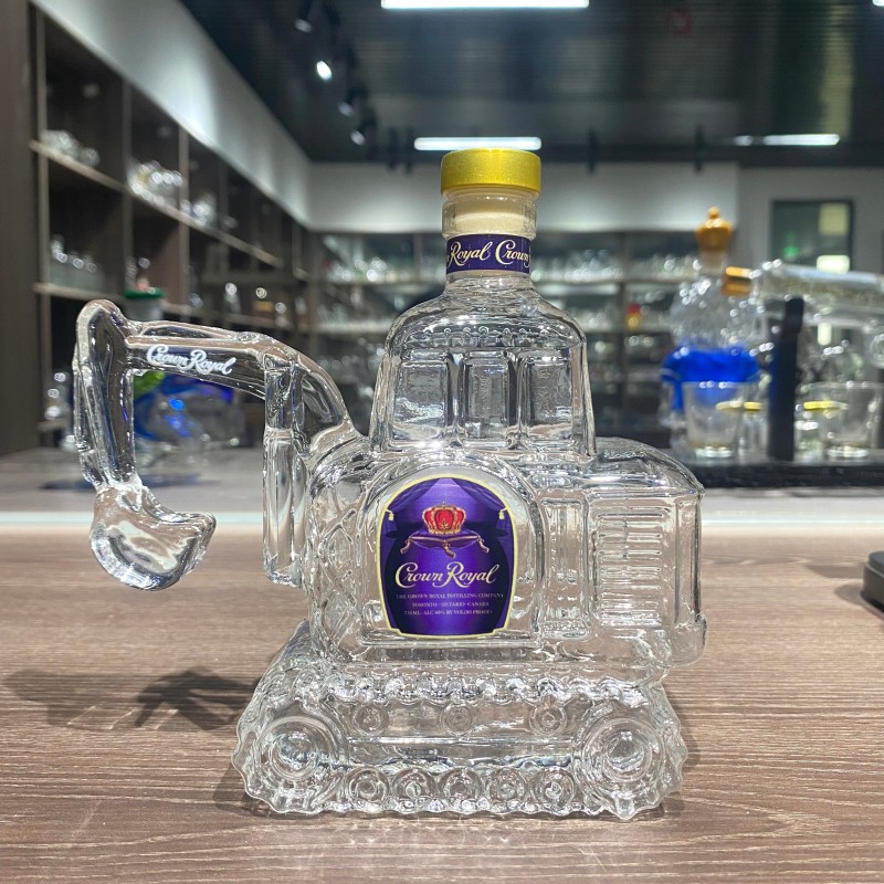 Стеклянная бутылка в форме экскаватора