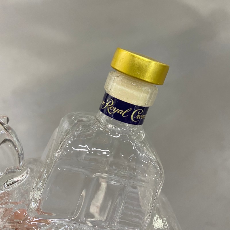 Стеклянная бутылка в форме экскаватора