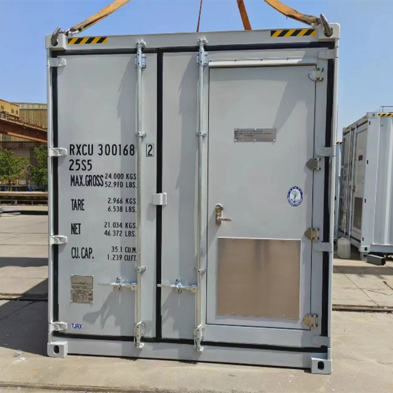 Контейнер для накопления энергии с фотоэлектрическими батареями