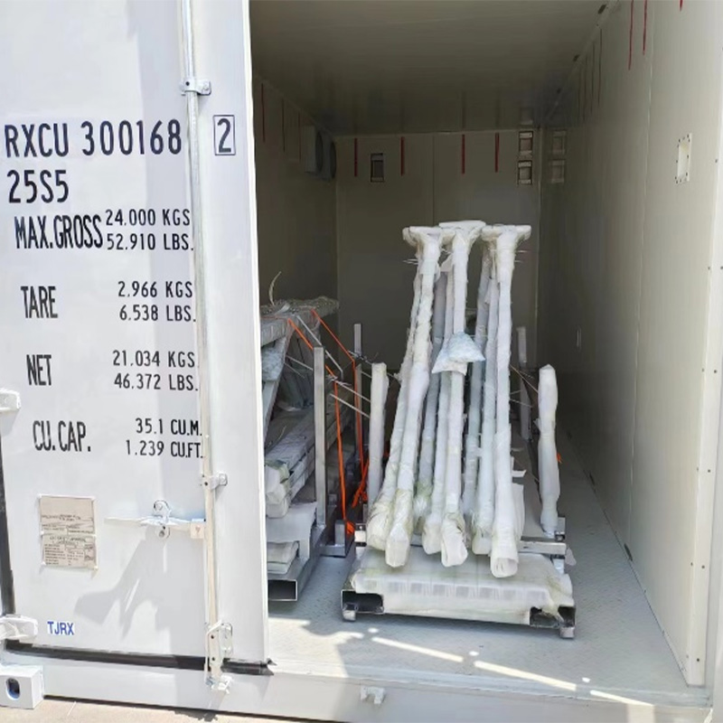 Контейнер для накопления энергии с фотоэлектрическими батареями