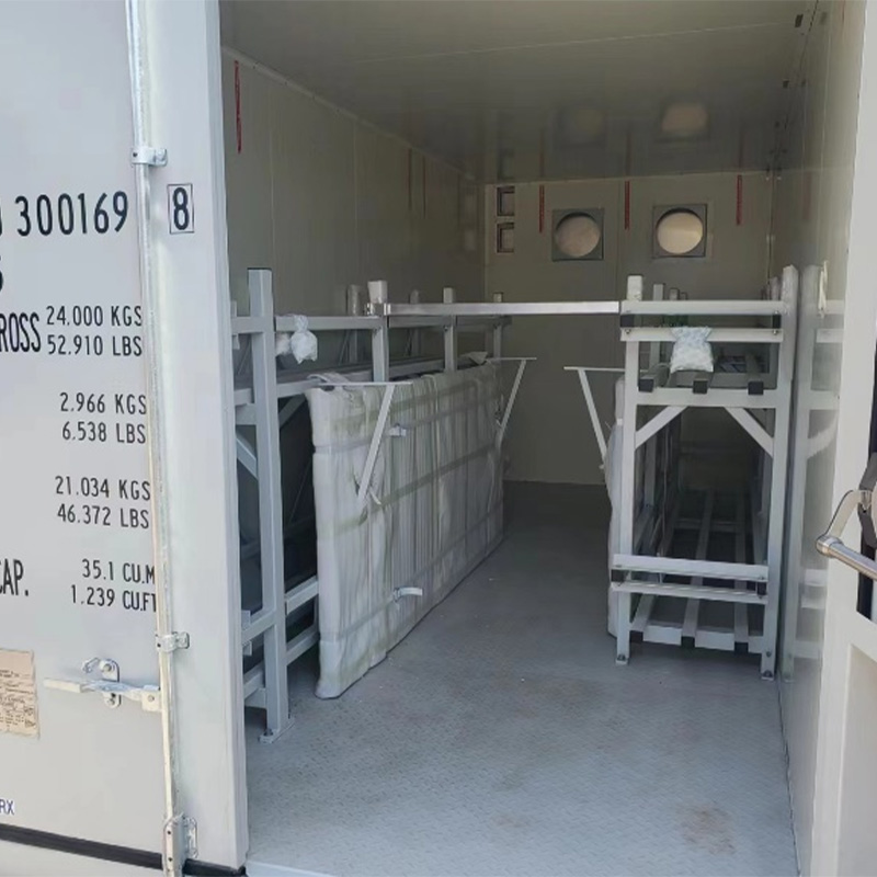 Контейнер для накопления энергии с фотоэлектрическими батареями