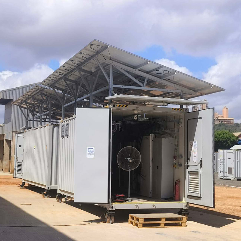 Контейнер для накопления энергии с фотоэлектрическими батареями