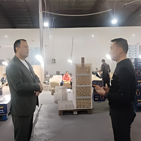 Наша компания радушно приняла российских деловых партнеров и углубила сотрудничество в сфере трансграничной торговли фруктами