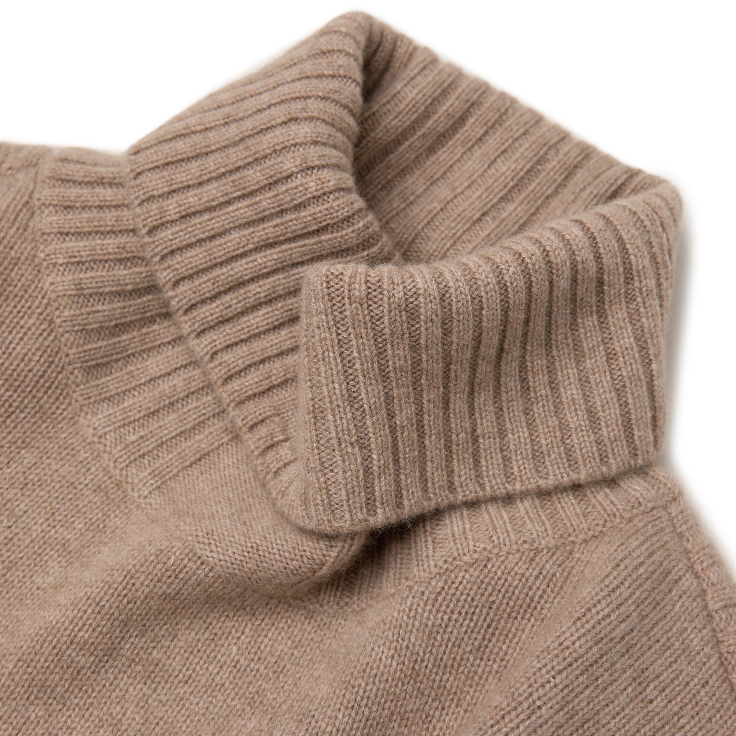 Рекомендация изделий из кашемира: Создайте вечно элегантный гардероб натуральной текстурой