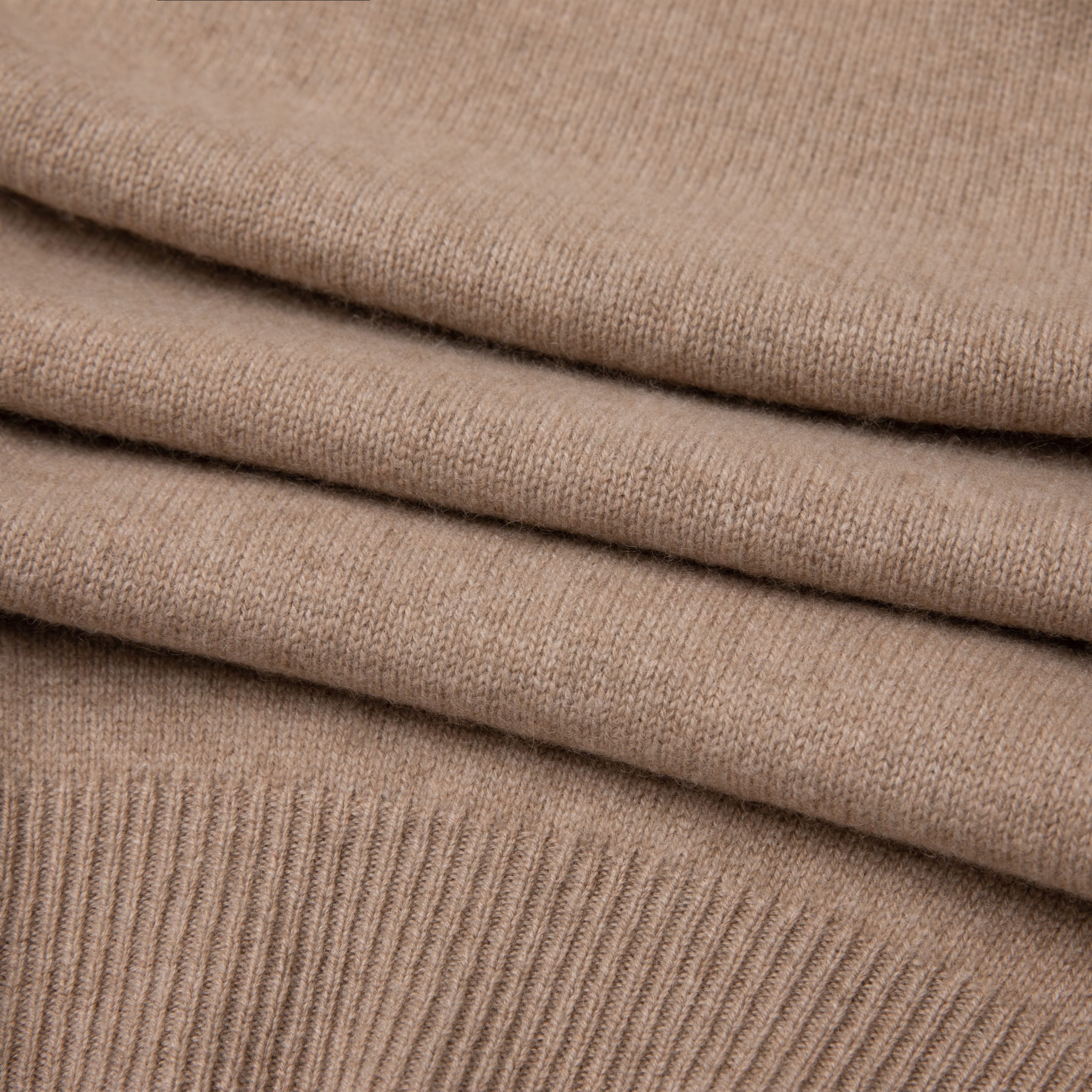 Рекомендация изделий из кашемира: Создайте вечно элегантный гардероб натуральной текстурой