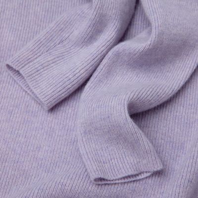 Нежный лавандовый оттенок, роскошь из чистого кашемира
