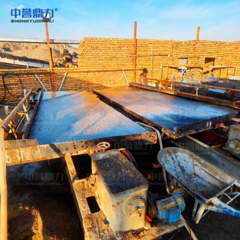 Высокоэффективная щековая дробилка для золота и высокоэффективная производственная линия по извлечению и обогащению золотосодержащих минералов.