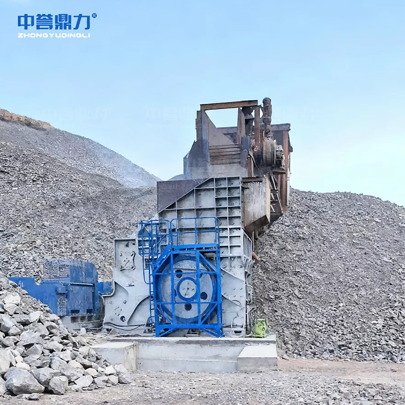 Гирационная дробилка горизонтального типа