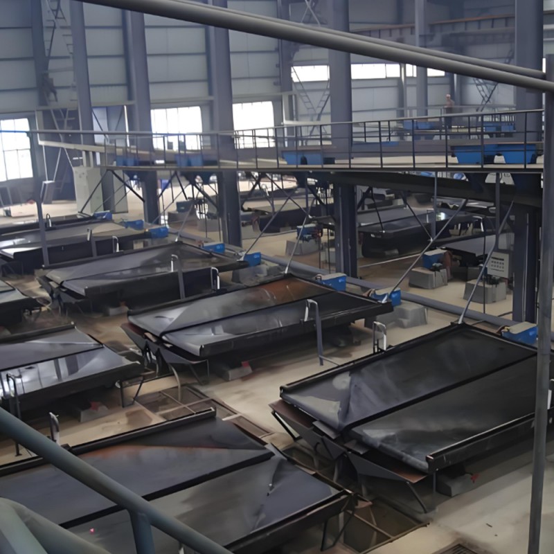 Качающийся концентрационный стол для обогащения металлических руд