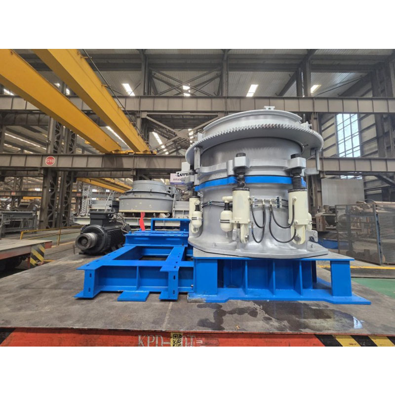 Изготовленная на заказ конусная дробилка компании Zhongyu Dingli для канадского рынка отправлена заказчику. Техническая группа одновременно выехала на объект для отладки и модернизации производственной линии.