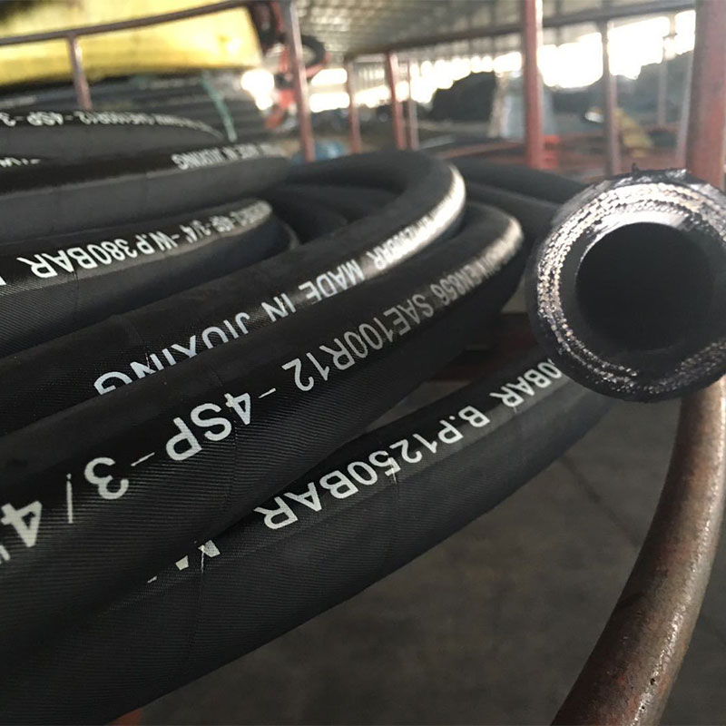 SAE 100 R12 Высоконапорный резиновый рукав с металлообмоткой