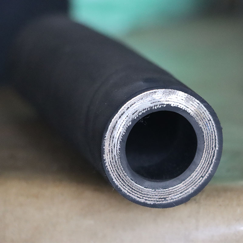 SAE 100 R15 Высоконапорный резиновый рукав с металлообмоткой