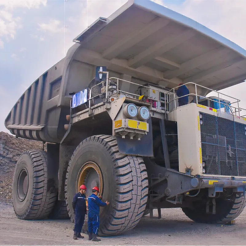 Карьерный самосвал