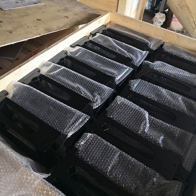 Металлические кронштейны в точной упаковке