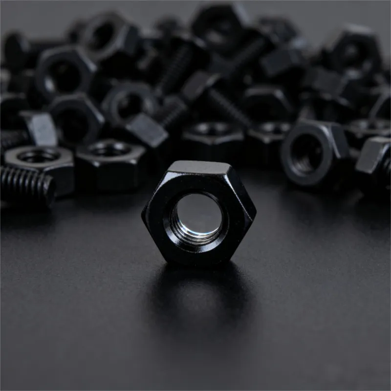 Уточнить три основные стратегии развития и закрепить будущие направления роста