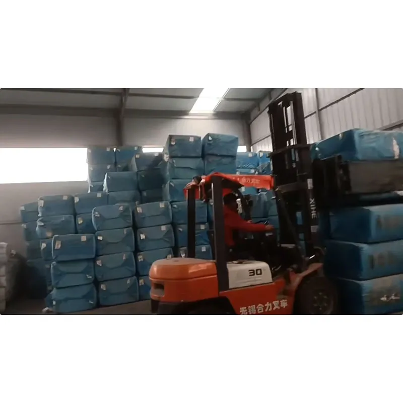 Одежда Henan Hongxing Clothing: Грузовик с хлопком из Синьцзяна, доставленный издалека, демонстрирует мастерство и преданность делу защиты мечты студентов о здоровье.