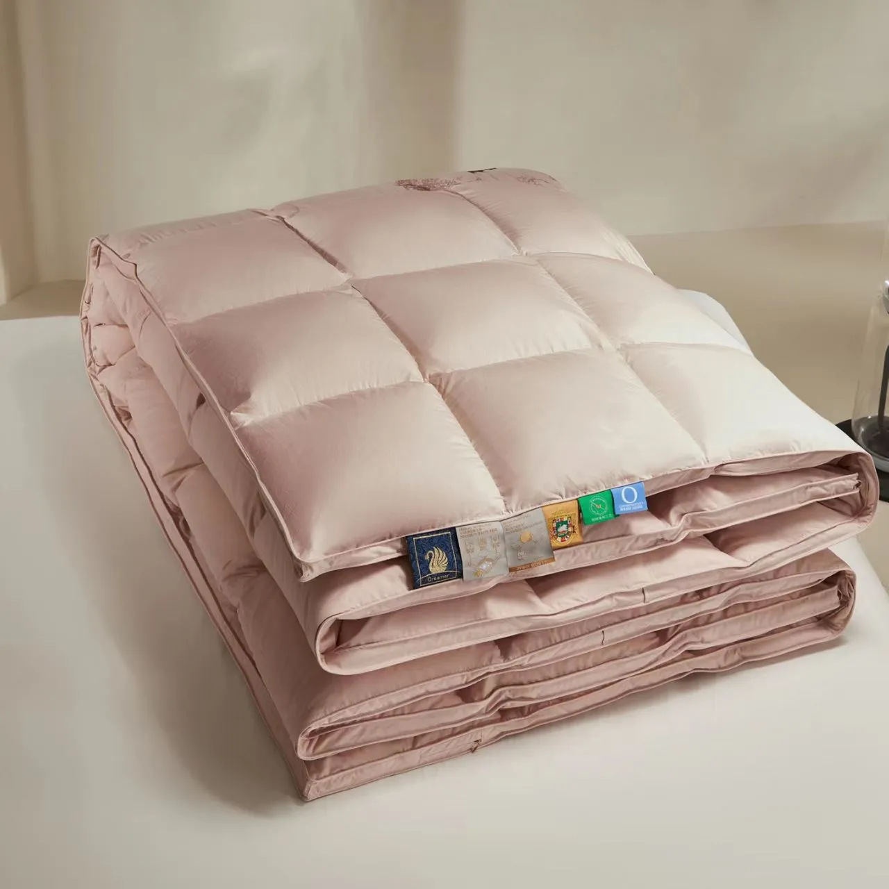 Пуховое одеяло с декоративной стежкой