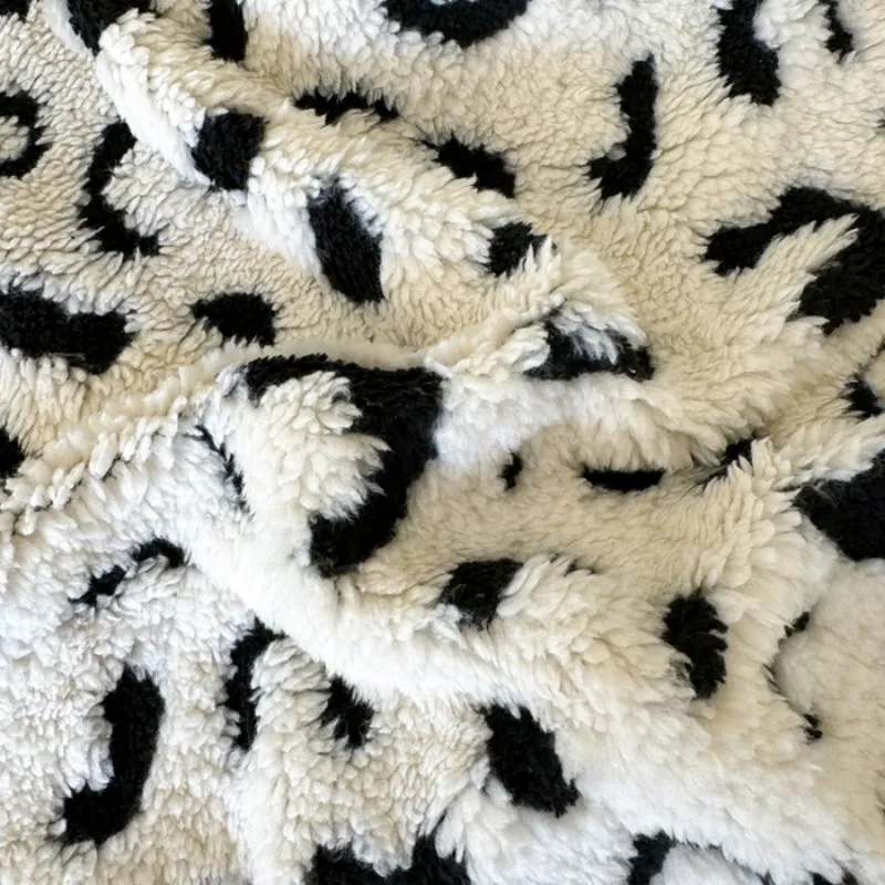 Двуслойное одеяло с леопардовым принтом