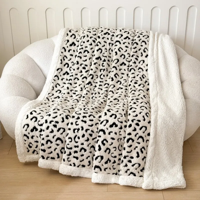 Двуслойное одеяло с леопардовым принтом
