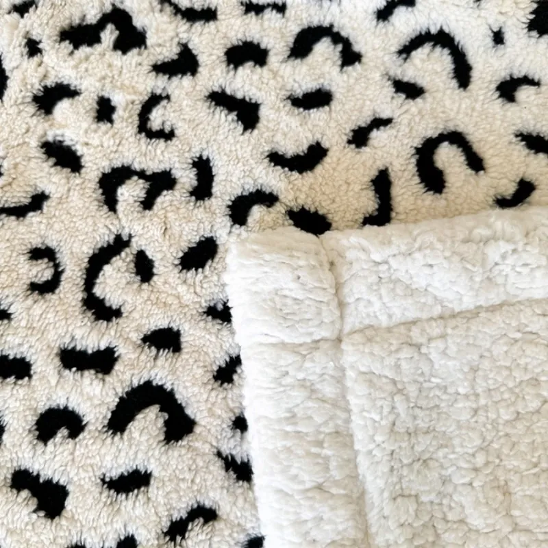 Двуслойное одеяло с леопардовым принтом