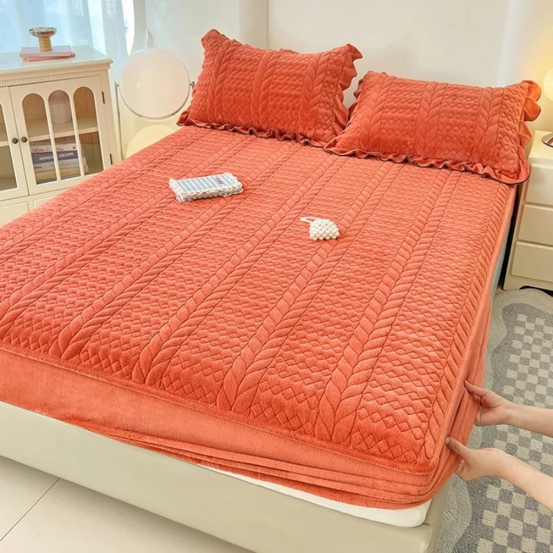 Комплект из трех предметов: стеганая простыня/наматрасник из флиса цвета «молочный флис»