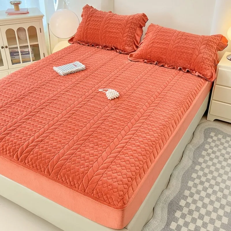 Комплект из трех предметов: стеганая простыня/наматрасник из флиса цвета «молочный флис»