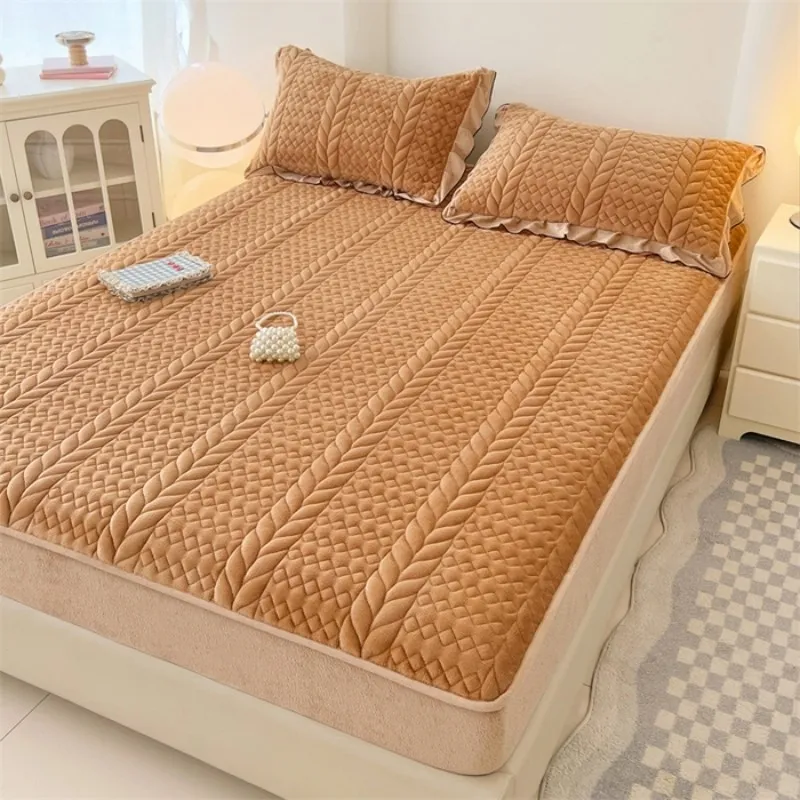 Комплект из трех предметов стеганая простынянаматрасник из флиса цвета «молочный флис»2 (5)