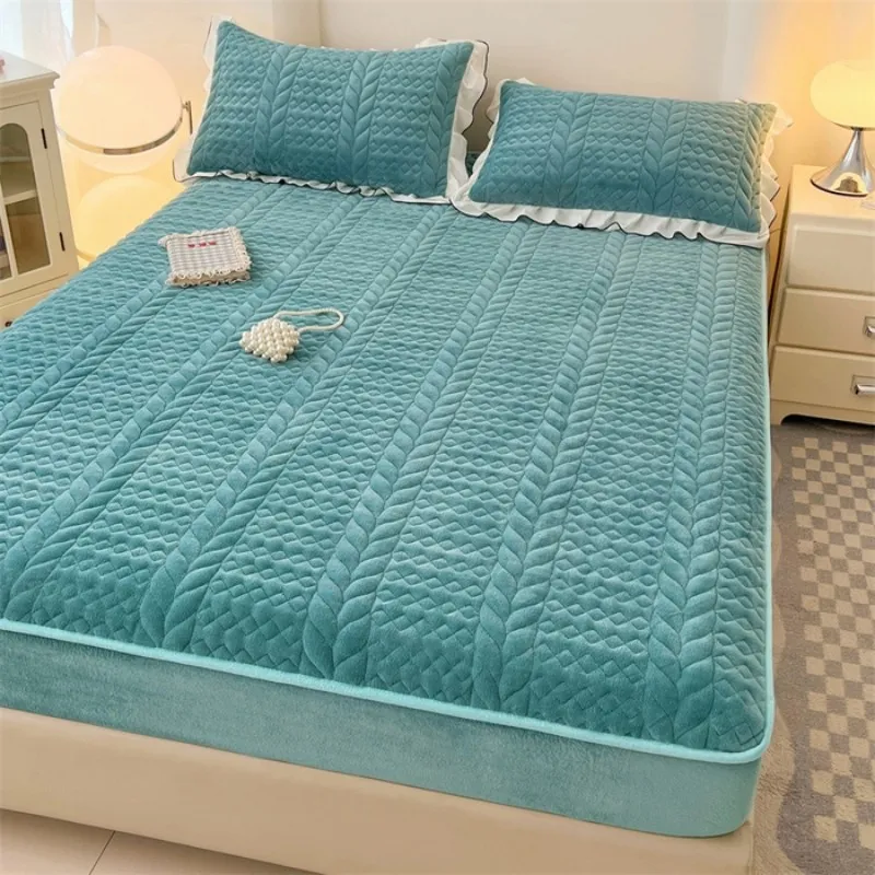 Комплект из трех предметов стеганая простынянаматрасник из флиса цвета «молочный флис»2 (6)