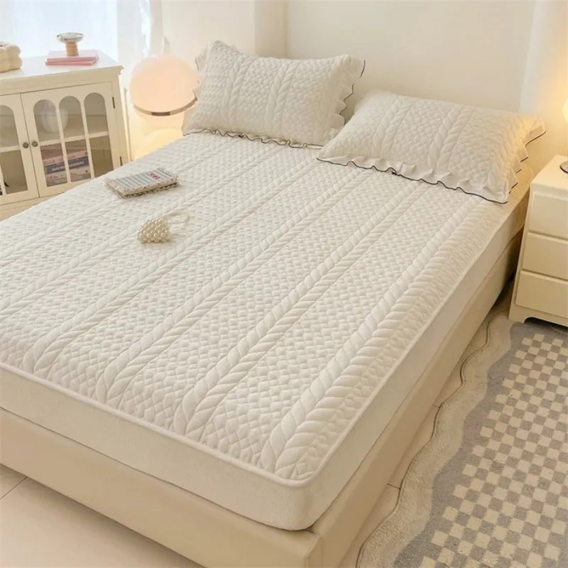 Комплект из трех предметов стеганая простынянаматрасник из флиса цвета «молочный флис»2 (7)