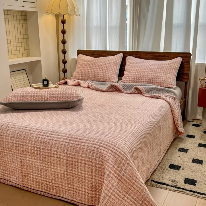 Комплект постельного белья из молочного флиса в стиле Chanel (односпальный/трехпредметный) 2026 года.