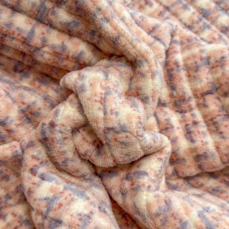 Комплект постельного белья из молочного флиса в стиле Chanel (односпальный/трехпредметный) 2026 года.