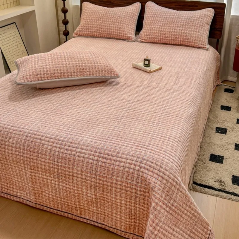 Комплект постельного белья из молочного флиса в стиле Chanel (односпальный/трехпредметный) 2026 года.