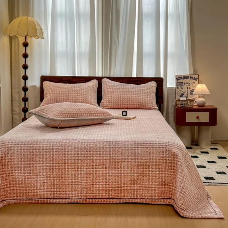 Комплект постельного белья из молочного флиса в стиле Chanel (односпальный/трехпредметный) 2026 года.