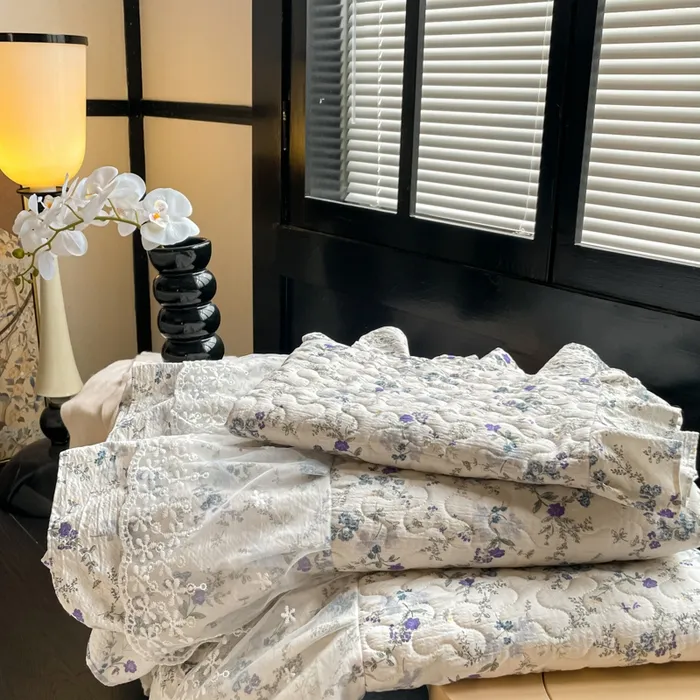 Новый комплект из трех предметов: кружевное покрывало во французском стиле.