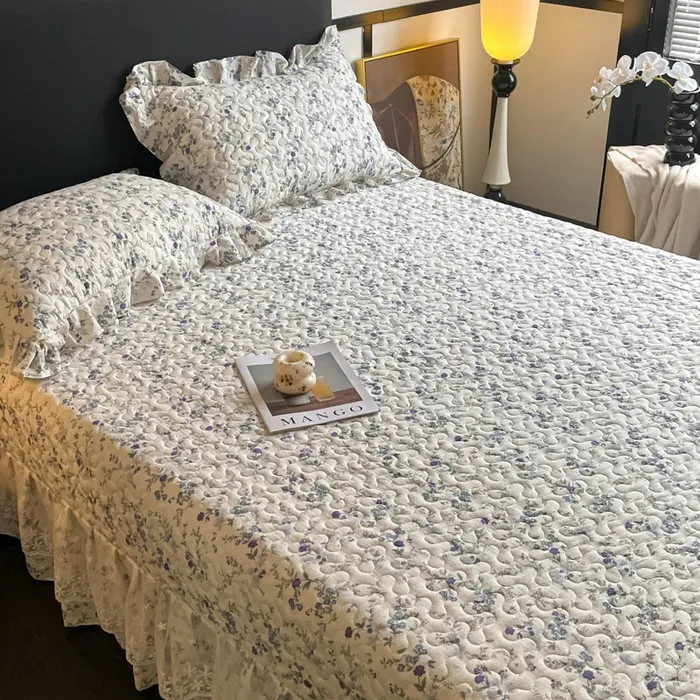 Новый комплект из трех предметов: кружевное покрывало во французском стиле.