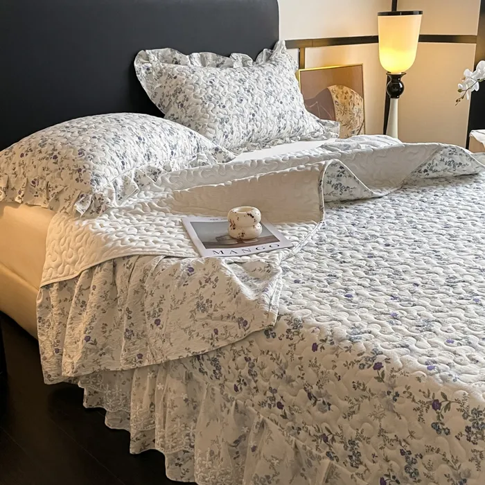 Новый комплект из трех предметов: кружевное покрывало во французском стиле.