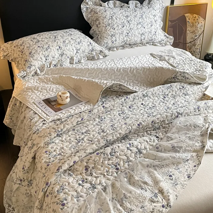 Новый комплект из трех предметов: кружевное покрывало во французском стиле.