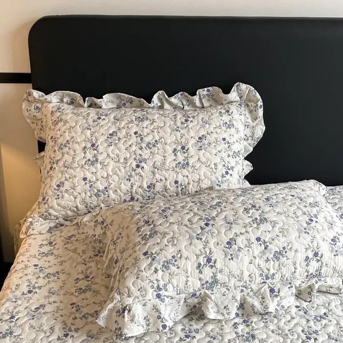 Новый комплект из трех предметов: кружевное покрывало во французском стиле.