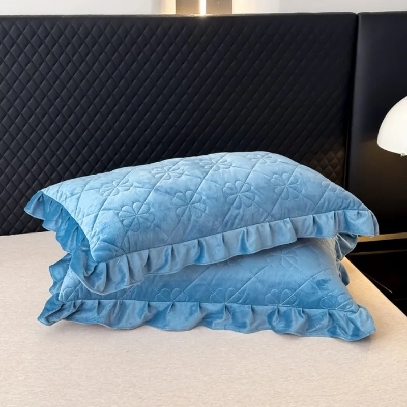 Новый комплект постельного белья из плотного стеганого бархата с кристаллами, состоящий из трех предметов (серия «Четырехлистный клевер»), 2026 год.