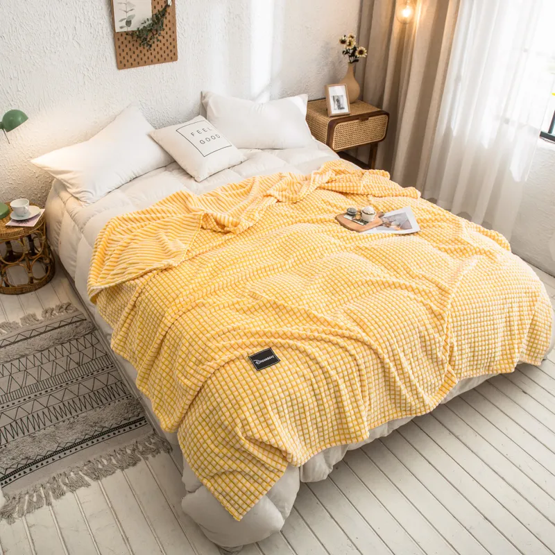 Плед из клетчатого молочного флиса