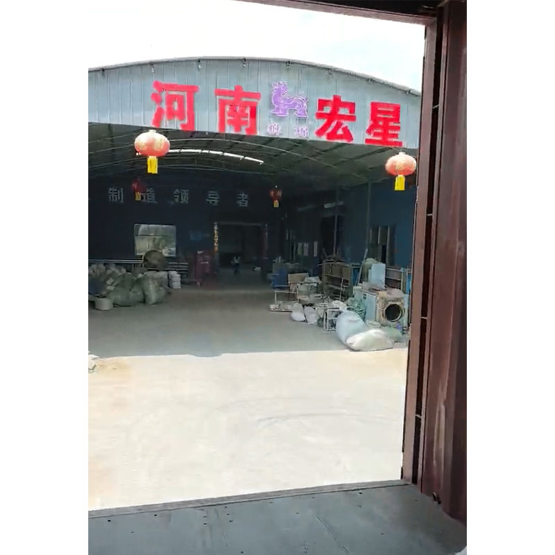 Компания Henan Hongxing Garment Manufacturing успешно завершила погрузку заказа для Польши в контейнеры, ознаменовав тем самым начало новой главы в своей внешнеторговой экспортной деятельности.