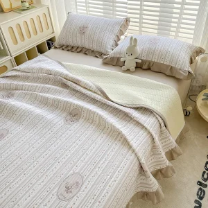 Стеганая простыня из 100% хлопковой саржи с тонкой кружевной отделкой3122 (1)