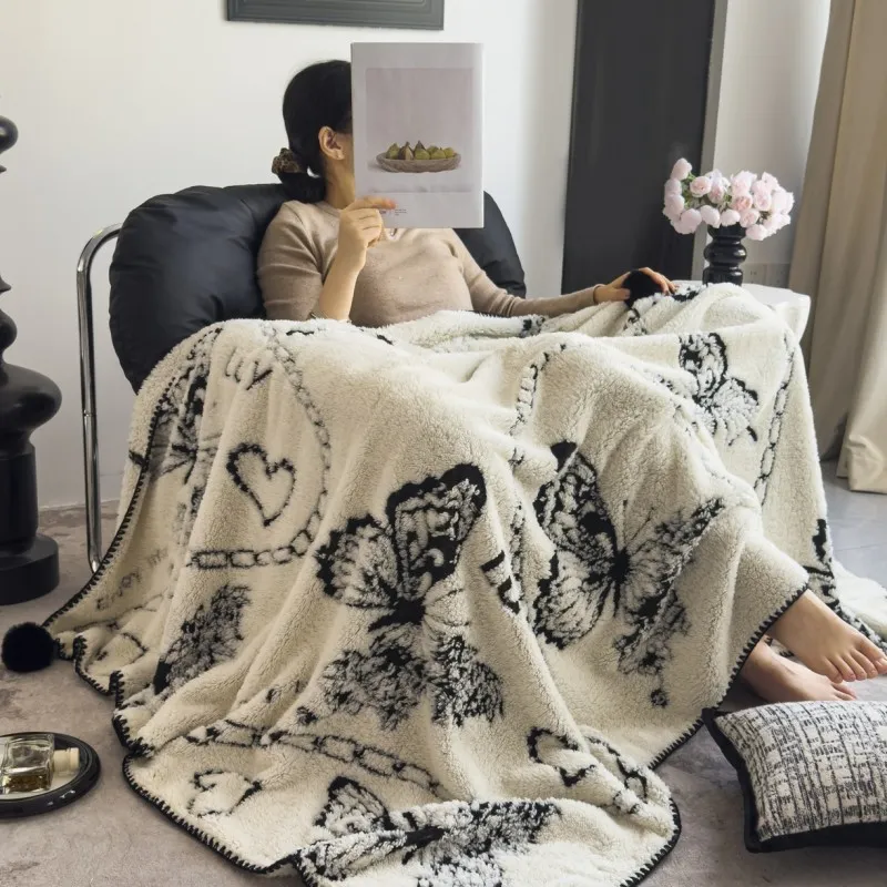 Термоодеяло с помпоном