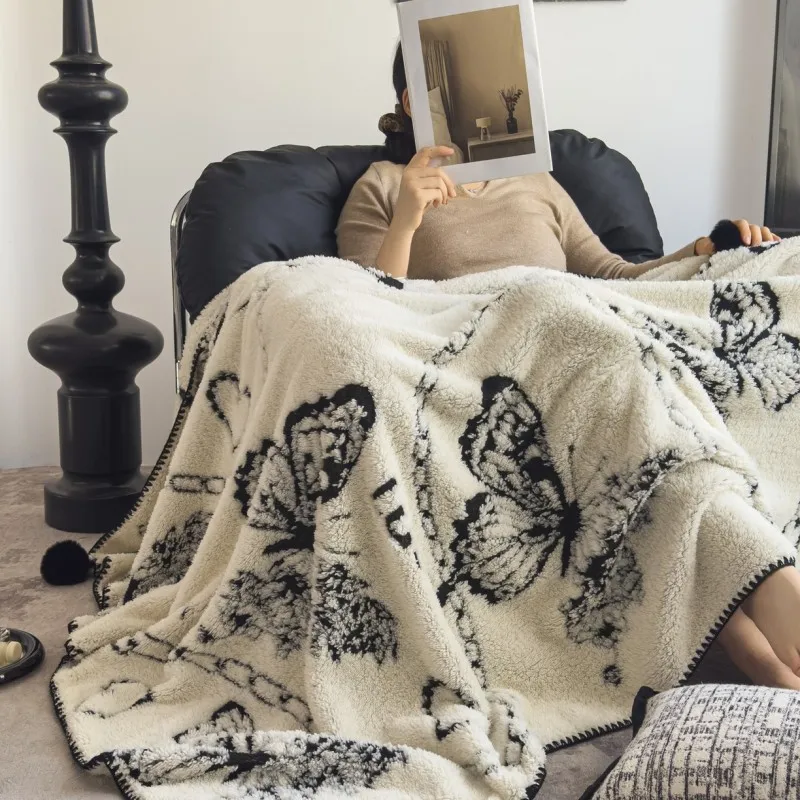 Термоодеяло с помпоном