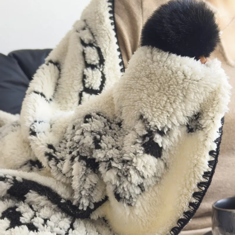 Термоодеяло с помпоном